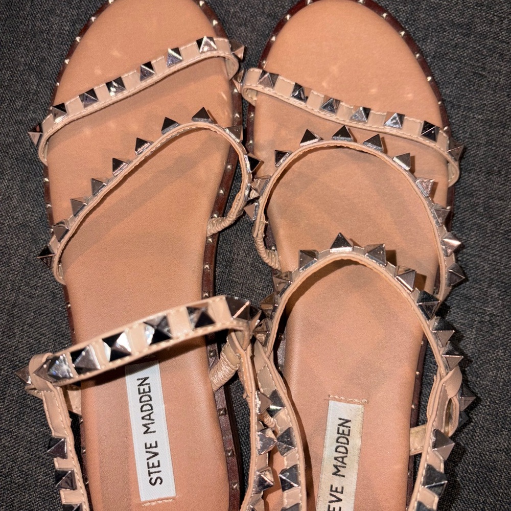 Steve Madden Studded travel Sandals - Tan